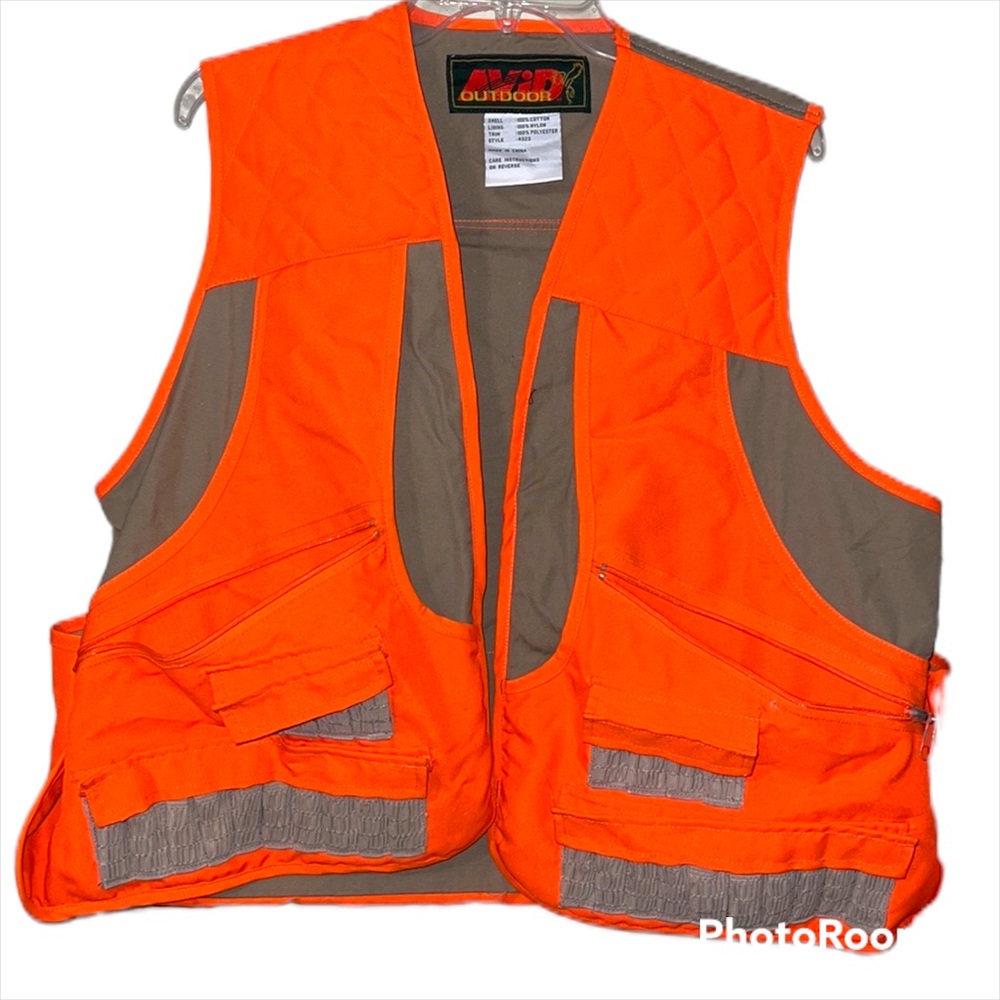 Avid outdoors hunting vest medium mens 38/40 interior pocket and buttons